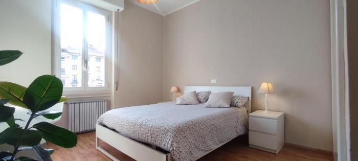 2 Bedroom Gem Near Milano Centrale Fast Wi Fi Kademy House Room photo
